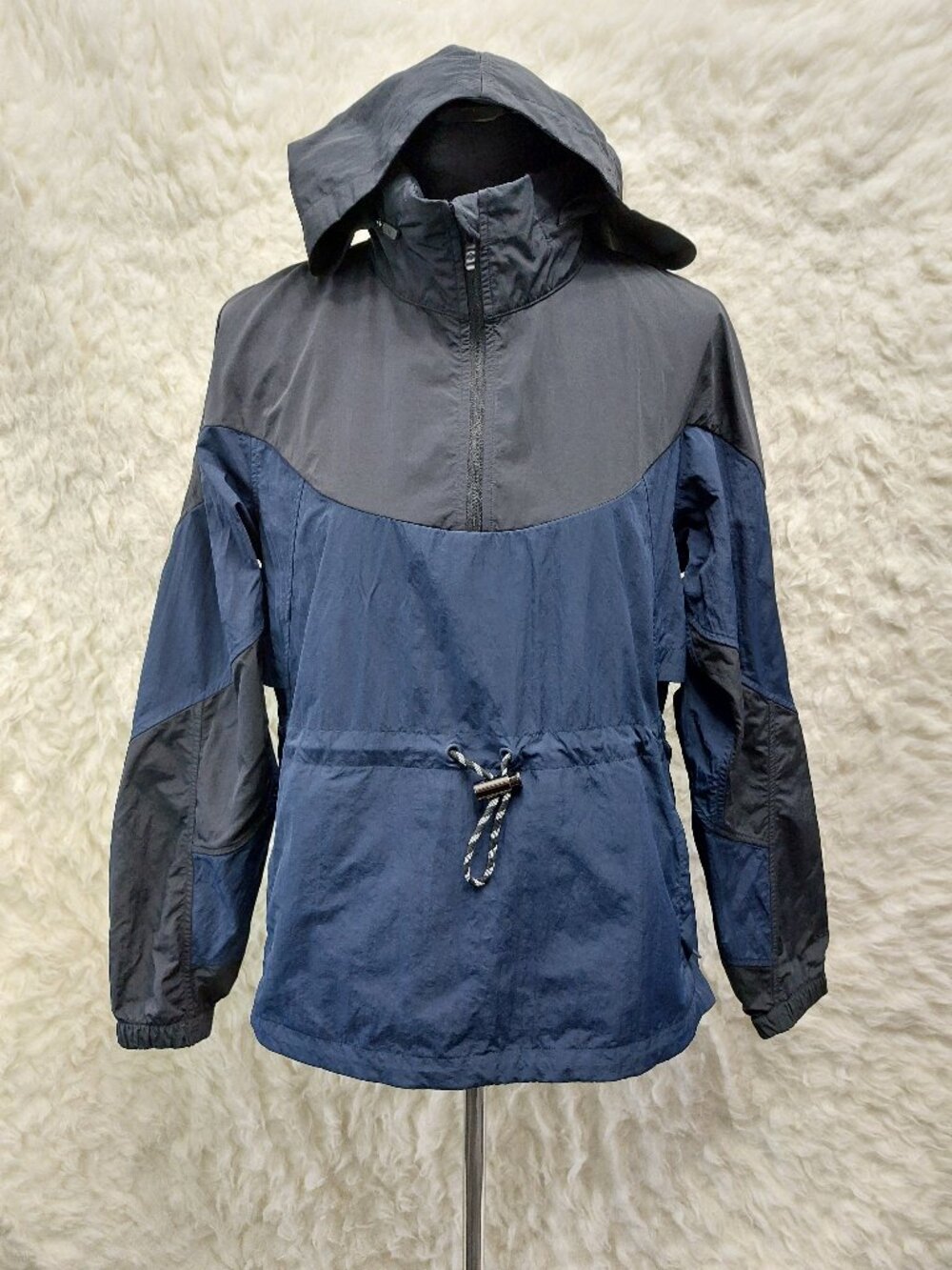 Lululemon Women's Evergreen Anorak Navy Black Nylon Jacket Size 4